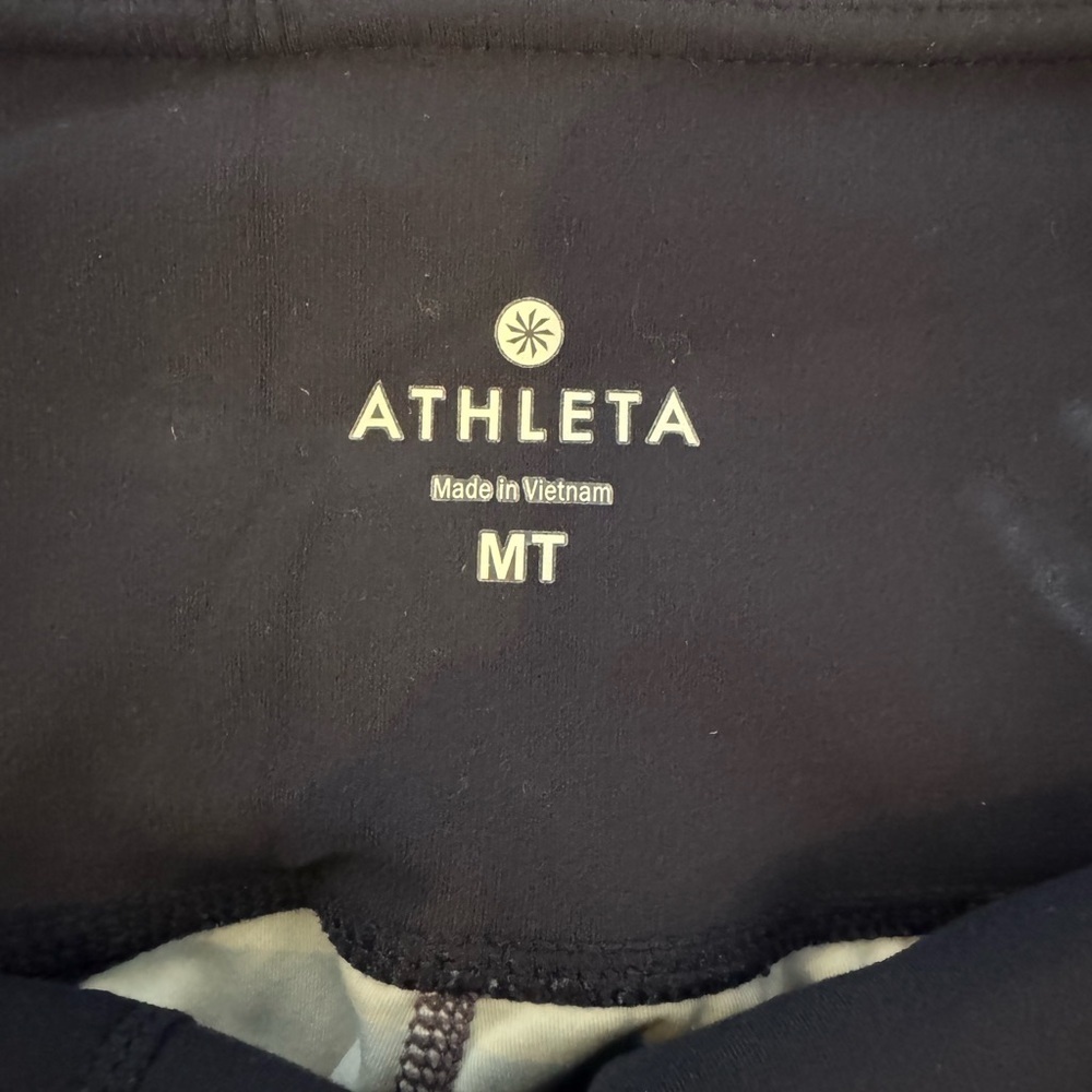 Athleta High Rise Mosaic Print Mantra Capri Leggings Mesh Detail Sz MT - Picture 11 of 13